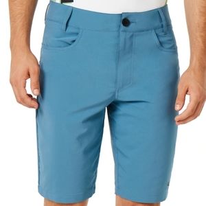 NWT Oakley Base Line Hybrid shorts